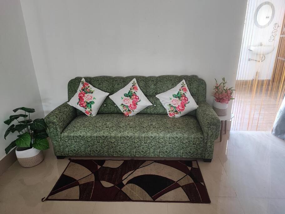Greenwood Cabins Homestay, The Greenhouse จอร์ฮัต ภายนอก รูปภาพ